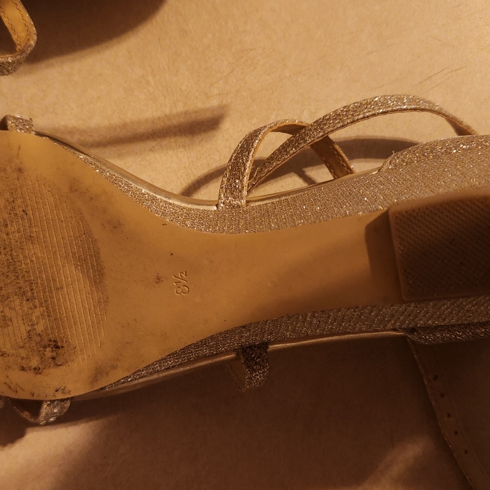 Badgley Mischka Light Gold American Glamour Wedge Heel Size 8.5 - Picture 7 of 9